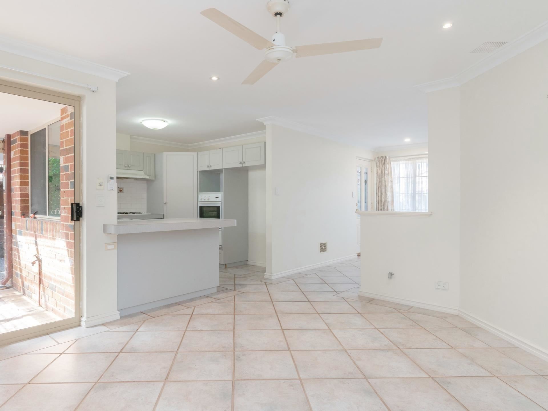 2/12 Deschamp Road