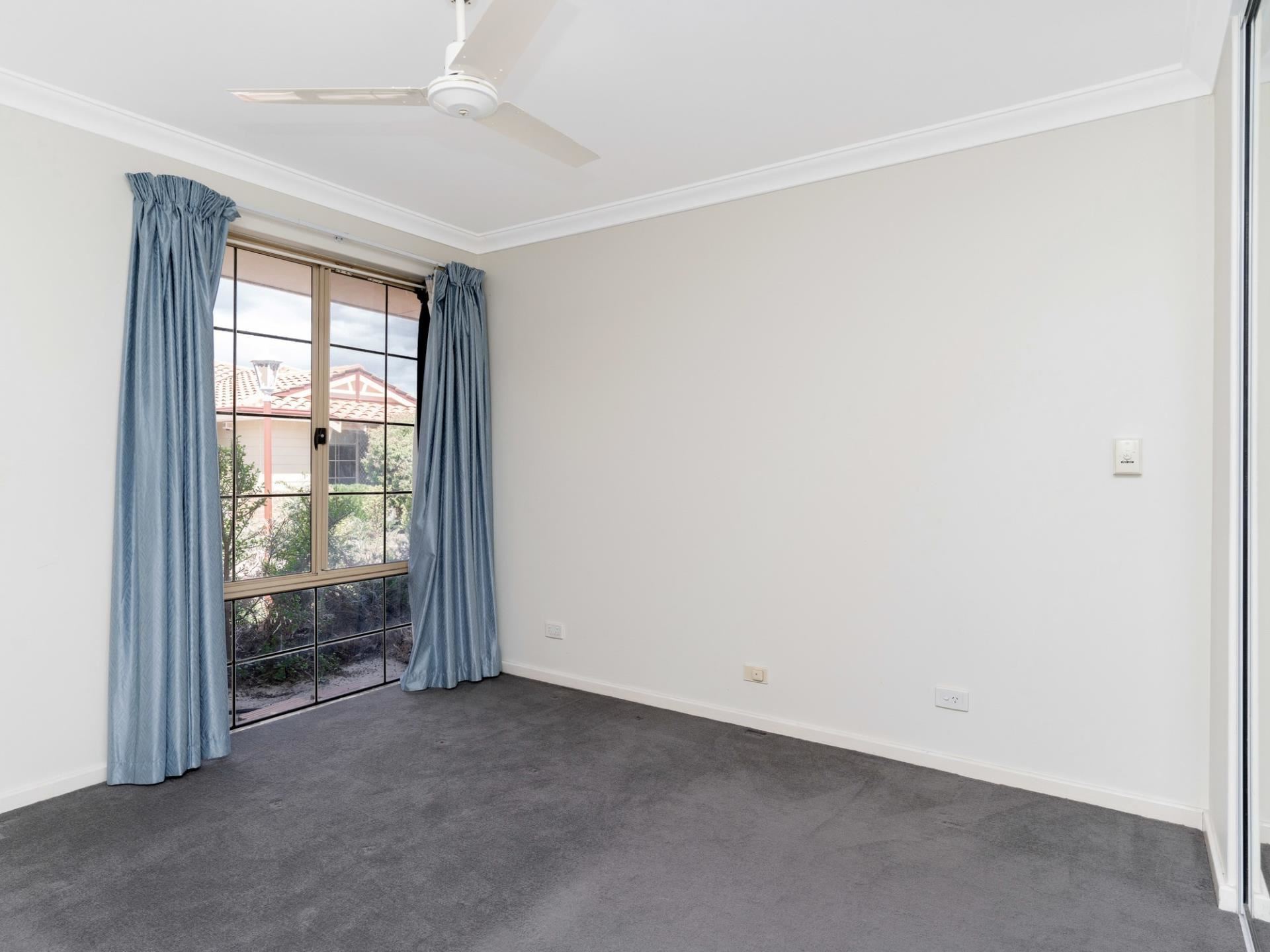 2/12 Deschamp Road